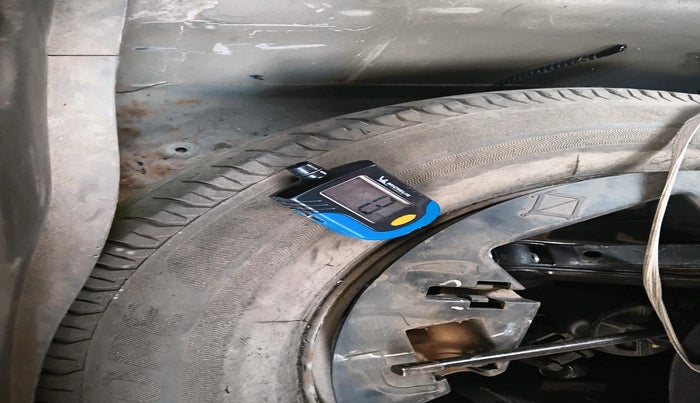 2011 Hyundai i10 MAGNA 1.2, CNG, Manual, 1,42,658 km, tyre