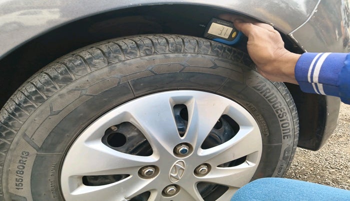 2011 Hyundai i10 MAGNA 1.2, CNG, Manual, 1,42,658 km, tyre