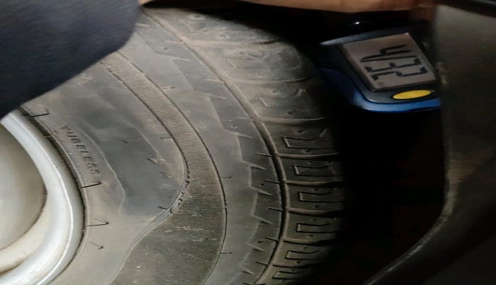 2013 Maruti Wagon R 1.0 LXI, Petrol, Manual, 23,154 km, tyre