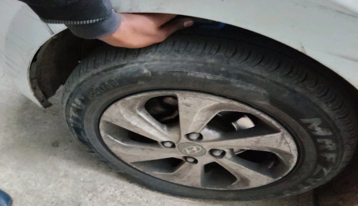 2017 Hyundai Xcent SX 1.2 CRDI, Diesel, Manual, 1,21,051 km, tyre