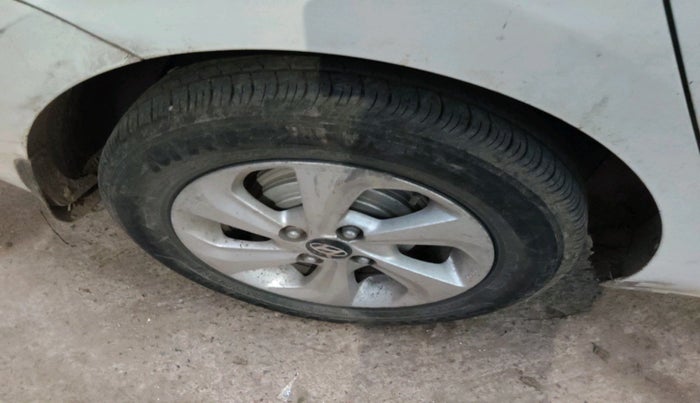 2017 Hyundai Xcent SX 1.2 CRDI, Diesel, Manual, 1,21,051 km, tyre