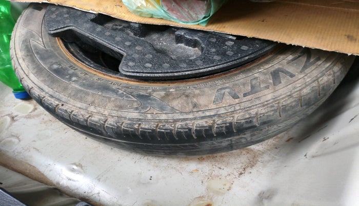 2017 Maruti Ciaz SIGMA DIESEL 1.3, Diesel, Manual, 58,986 km, tyre