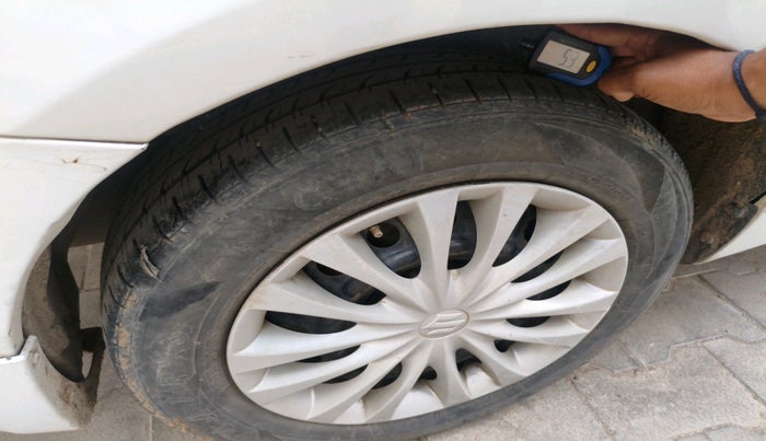 2017 Maruti Ciaz SIGMA DIESEL 1.3, Diesel, Manual, 58,986 km, tyre