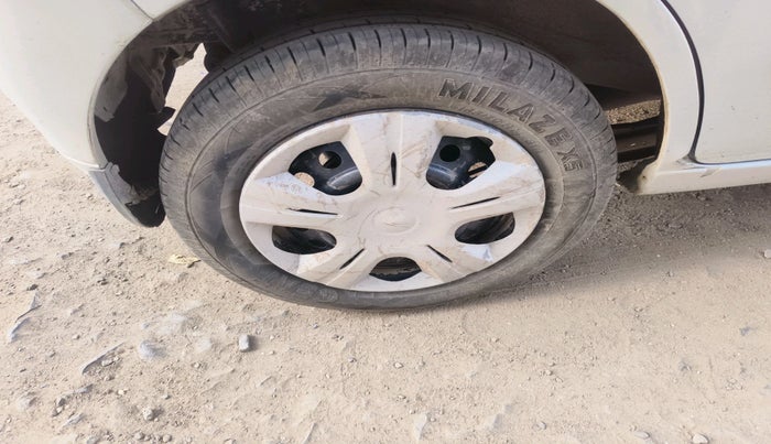 2015 Maruti Wagon R 1.0 VXI, Petrol, Manual, 2,08,470 km, tyre