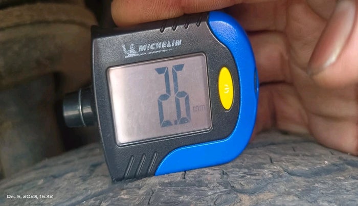 2022 Maruti Ertiga ZXI (O) CNG, Petrol, Manual, 72,105 km, tyre