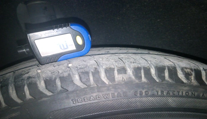 2016 Maruti Baleno DELTA CVT PETROL 1.2, Petrol, Automatic, 1,71,700 km, tyre