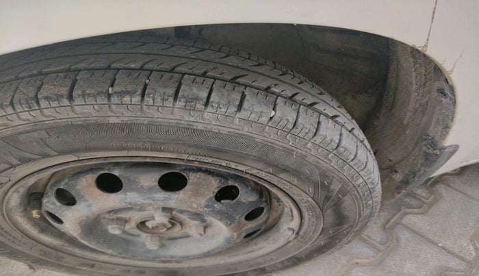 2016 Maruti Wagon R 1.0 LXI CNG, Petrol, Manual, 1,37,798 km, tyre