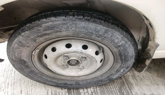 2012 Maruti Alto LXI, Petrol, Manual, 85,659 km, tyre