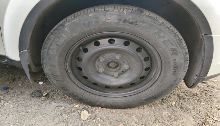 2017 Mahindra XUV500 W6, Diesel, Manual, 76,403 km, tyre