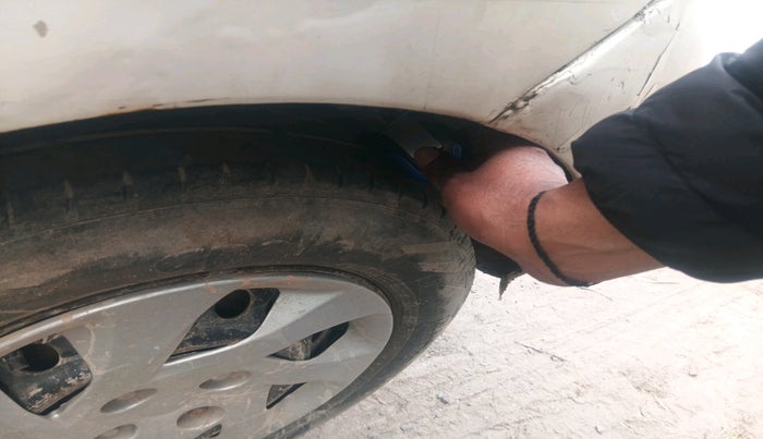 2012 Honda Brio E MT, Petrol, Manual, 82,494 km, tyre