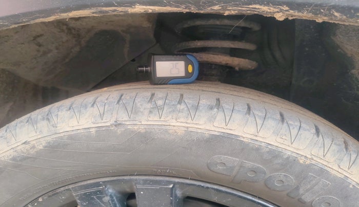 2020 Maruti Vitara Brezza ZDI, Diesel, Manual, 1,16,826 km, tyre