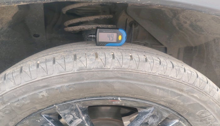 2020 Maruti Vitara Brezza ZDI, Diesel, Manual, 1,16,826 km, tyre