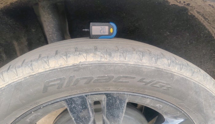 2020 Maruti Vitara Brezza ZDI, Diesel, Manual, 1,16,826 km, tyre