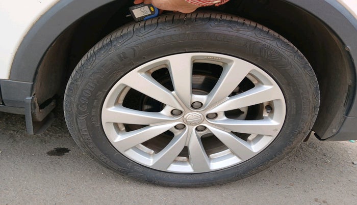 2022 MG ASTOR SUPER 1.5 MT, Petrol, Manual, 10,013 km, tyre