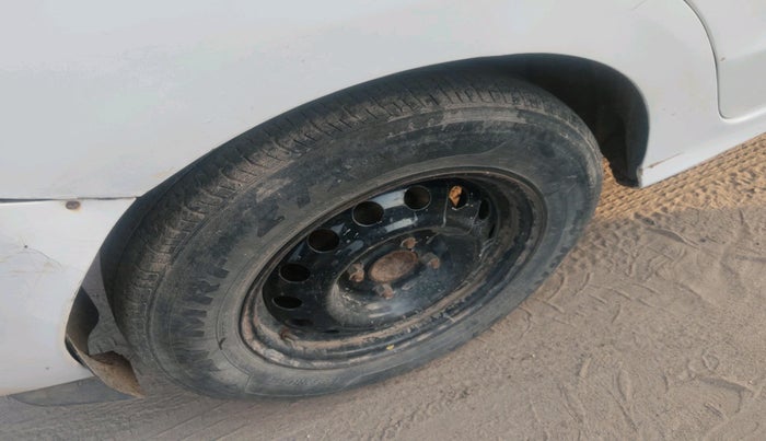 2015 Ford Figo Aspire AMBIENTE 1.5 DIESEL, Diesel, Manual, 1,91,615 km, tyre