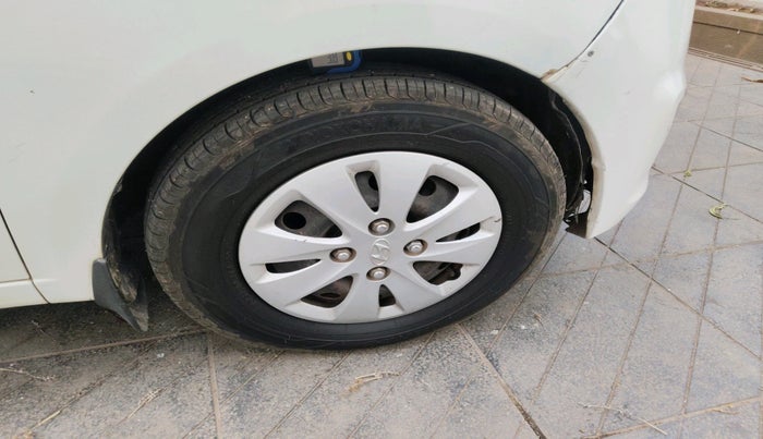 2013 Hyundai i10 SPORTZ 1.2, Petrol, Manual, 60,881 km, tyre