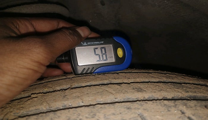 2011 Hyundai i20 MAGNA 1.2, Petrol, Manual, 98,602 km, tyre