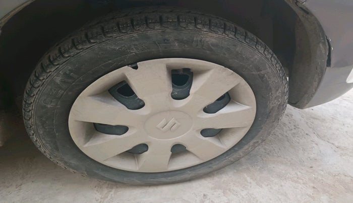 2015 Maruti Alto K10 VXI, Petrol, Manual, 72,959 km, tyre