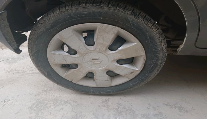 2015 Maruti Alto K10 VXI, Petrol, Manual, 72,959 km, tyre