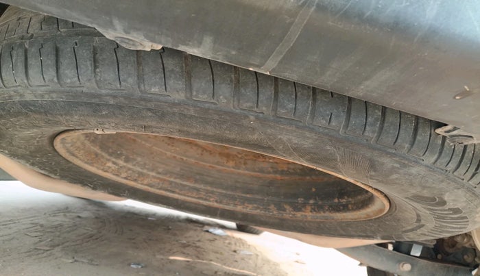 2016 Mahindra XUV500 W10 AT, Diesel, Automatic, 2,30,092 km, tyre