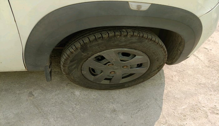 2017 Renault Kwid RXT 1.0, Petrol, Manual, 32,379 km, tyre