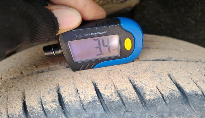 2017 Renault Duster 85 PS RXS MT DIESEL, Diesel, Manual, 1,54,288 km, tyre