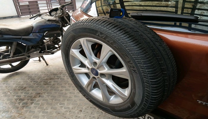 2018 Ford Ecosport TITANIUM 1.5L DIESEL, Diesel, Manual, 1,67,970 km, tyre