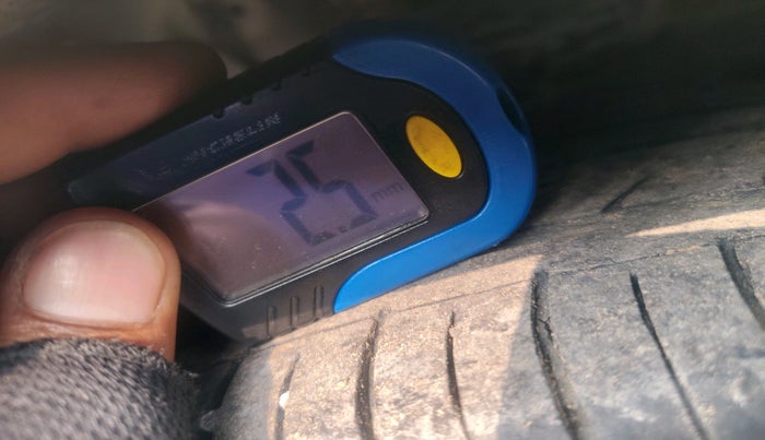 2020 Hyundai AURA SX 1.2, Petrol, Manual, 56,486 km, tyre