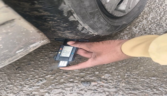 2015 Honda Jazz 1.5L I-DTEC SV, Diesel, Manual, 98,127 km, tyre