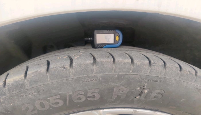 2016 Ford Ecosport AMBIENTE 1.5L DIESEL, Diesel, Manual, 89,743 km, tyre