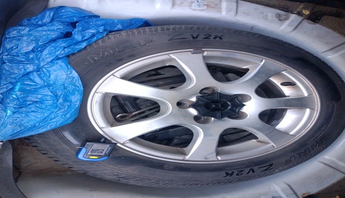 2012 Chevrolet Cruze LT, Diesel, Manual, 72,002 km, tyre