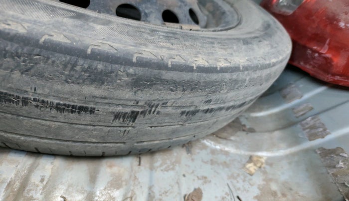 2011 Toyota Etios G, Petrol, Manual, 2,16,307 km, tyre