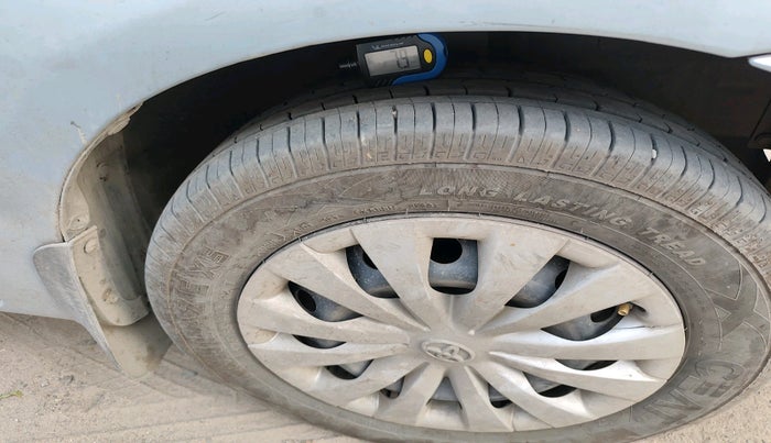 2011 Toyota Etios G, Petrol, Manual, 2,16,307 km, tyre