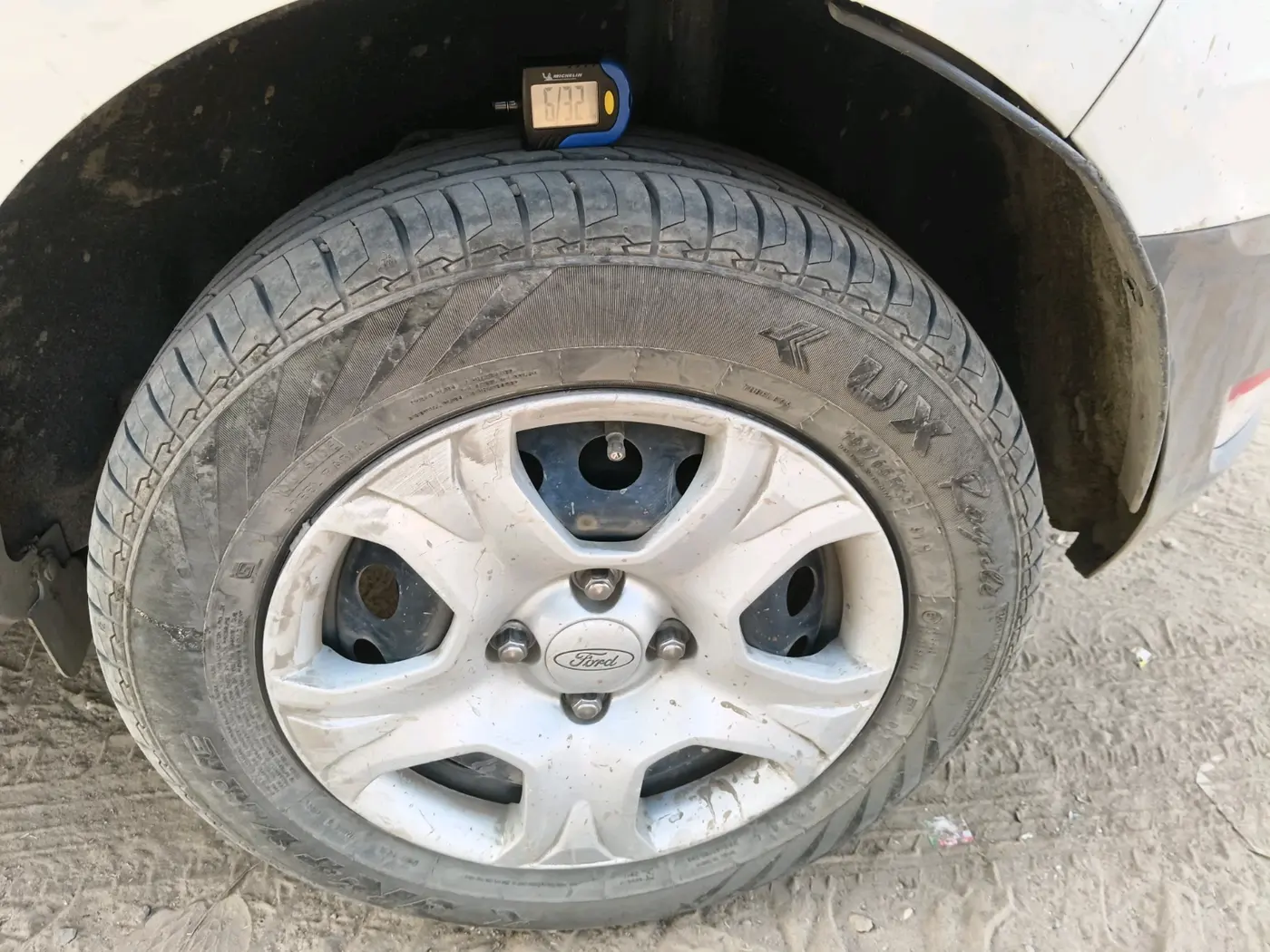 2013 Ford Ecosport AMBIENTE 1.5L DIESEL, Diesel, Manual, 1,29,140 km, tyre