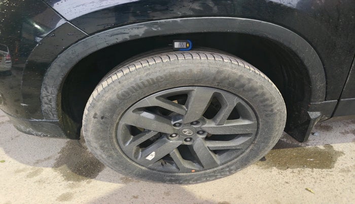 2021 Tata Harrier XZA PLUS 2.0L, Diesel, Automatic, 99,875 km, tyre