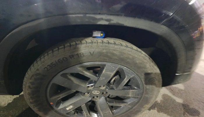 2021 Tata Harrier XZA PLUS 2.0L, Diesel, Automatic, 99,875 km, tyre