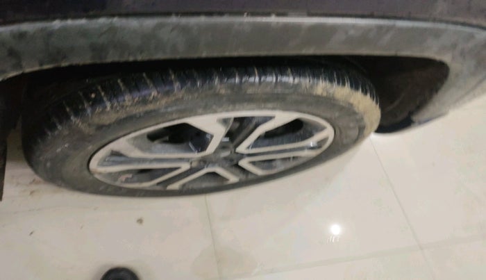 2022 Jeep Compass LIMITED (O) 1.4 PETROL DCT, Petrol, Automatic, 24,548 km, tyre