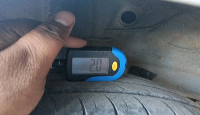 2015 Hyundai Grand i10 SPORTZ 1.1 CRDI, Diesel, Manual, 1,17,502 km, tyre