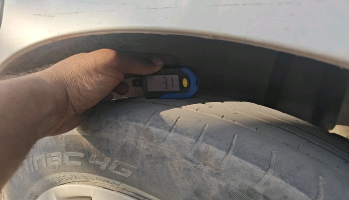 2016 Maruti Ertiga VDI SHVS, Diesel, Manual, 1,55,291 km, tyre