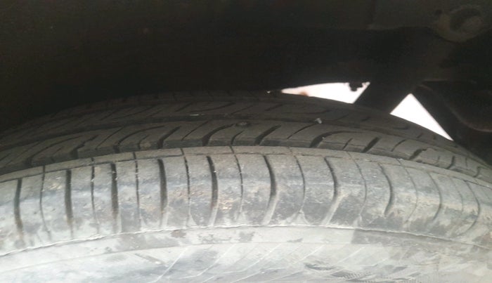 2013 Maruti Wagon R 1.0 LXI CNG, Petrol, Manual, 72,548 km, tyre