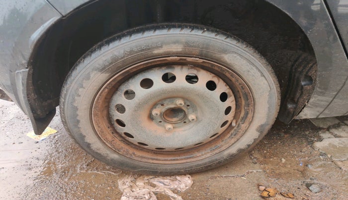 2020 Tata ALTROZ XT PETROL, Petrol, Manual, 64,651 km, tyre