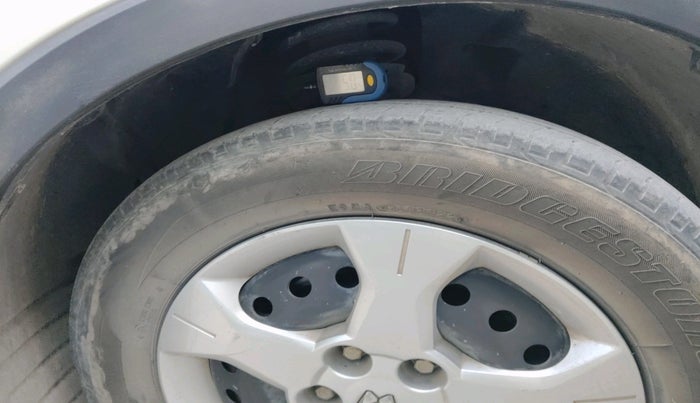 2022 Mahindra XUV300 W6 1.5 DIESEL AMT, Diesel, Automatic, 51,889 km, tyre