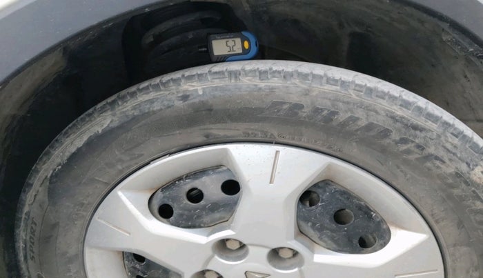 2022 Mahindra XUV300 W6 1.5 DIESEL AMT, Diesel, Automatic, 51,889 km, tyre