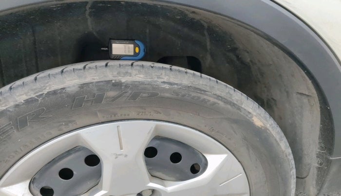 2022 Mahindra XUV300 W6 1.5 DIESEL AMT, Diesel, Automatic, 51,889 km, tyre