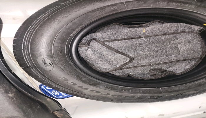 2021 KIA SONET HTK PLUS 1.2, Petrol, Manual, 35,431 km, tyre