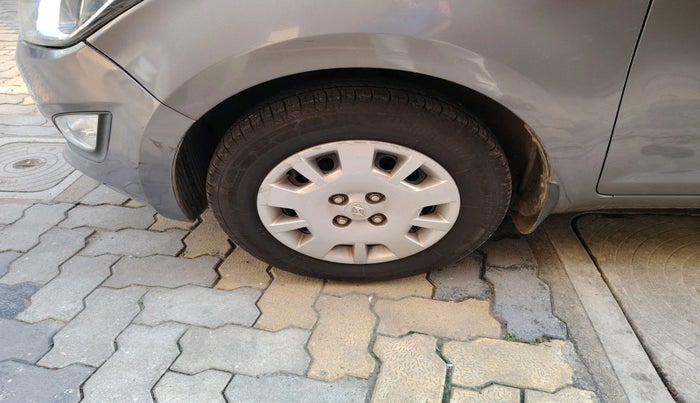 2012 Hyundai i20 MAGNA 1.2, Petrol, Manual, 38,158 km, tyre