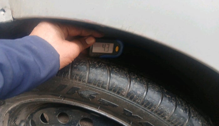 2012 Maruti Wagon R 1.0 VXI, Petrol, Manual, 1,17,386 km, tyre