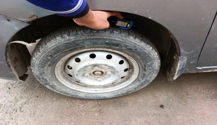 2014 Maruti Wagon R 1.0 LXI CNG, Petrol, Manual, 69,672 km, tyre