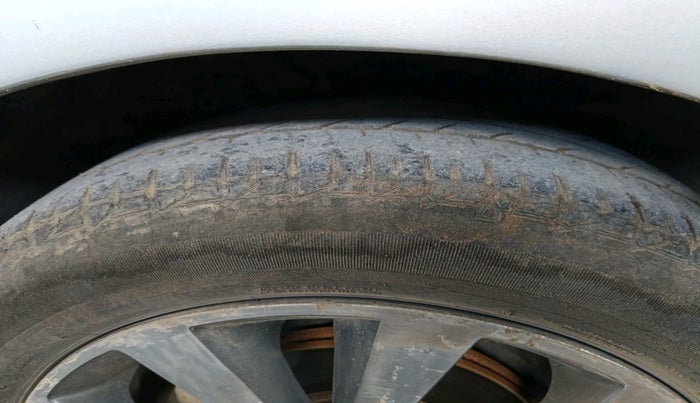 2015 Hyundai Verna FLUIDIC 1.6 CRDI S(O) 4S, Diesel, Manual, 98,074 km, tyre