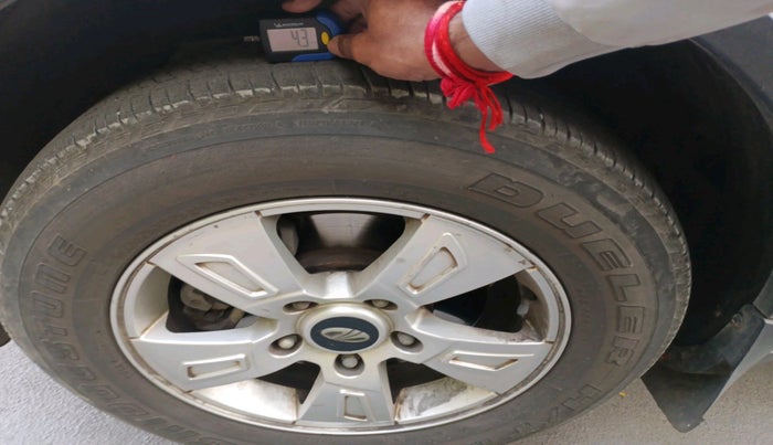 2014 Mahindra XUV500 W8, Diesel, Manual, 1,66,144 km, tyre